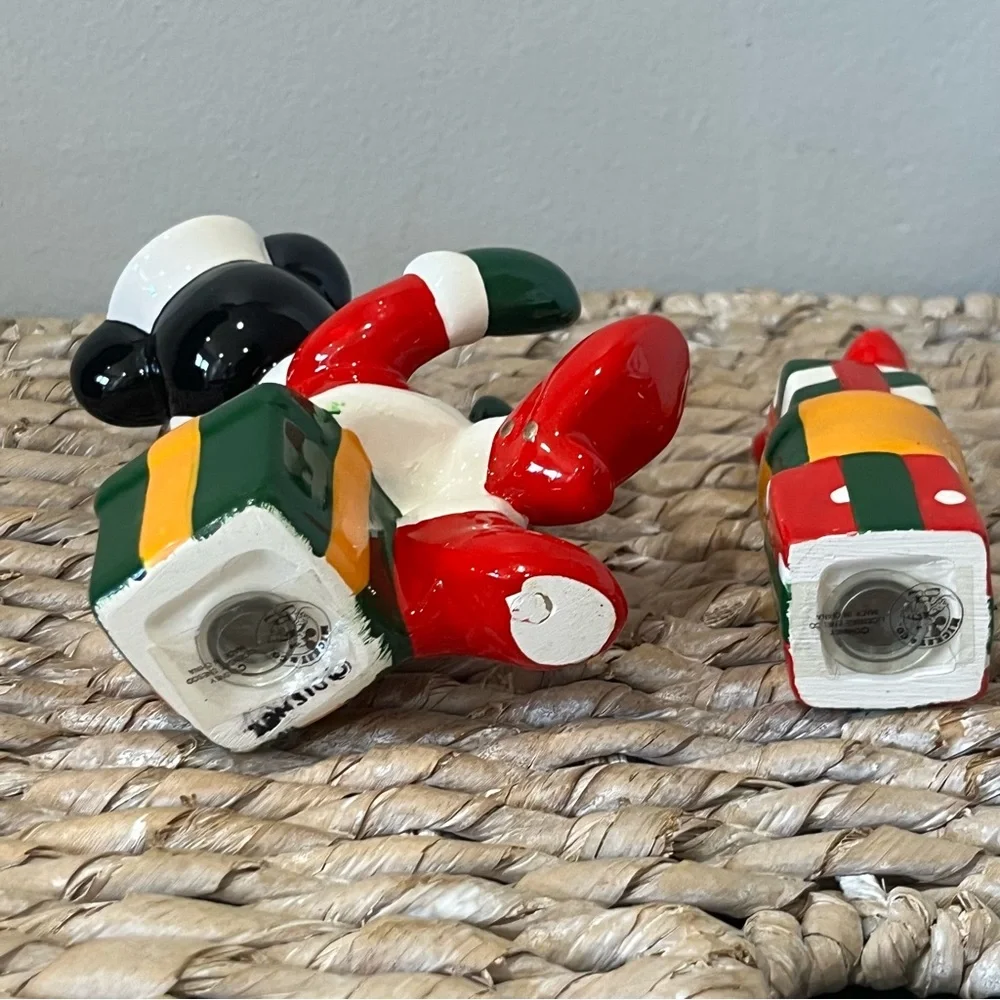 Disney Vintage Enesco Minnie Gifts Salt And Pepper‎ Shakers Christmas Holidays